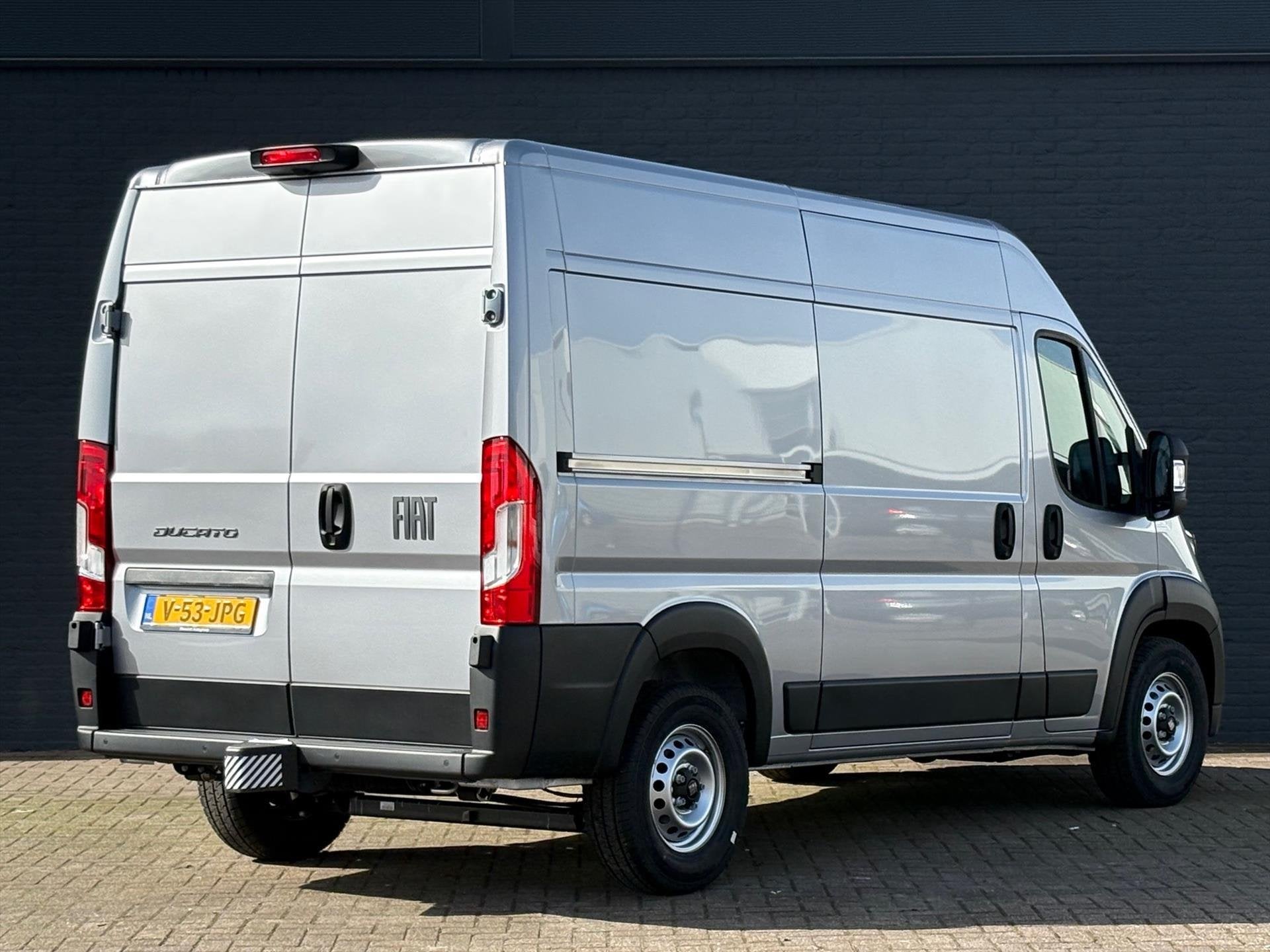 Fiat Ducato FIAT Ducato GB 2.2 MJ 140pk L2H2 35H | Navi | Ca, Auto's, Bestelauto's, Voorwielaandrijving, Stof, Gebruikt, 4 cilinders