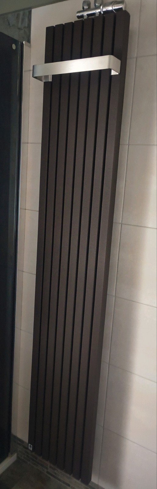 Jaga Tetra designradiator 180x33cm 984W parelbruin, Doe-het-zelf en Verbouw, Verwarming en Radiatoren, Zo goed als nieuw, Radiator