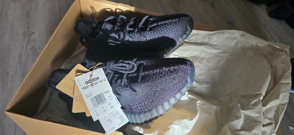 Adidas Yeezy Boost 350 V2 Onyx, Kleding | Heren, Nieuw, Ophalen of Verzenden, Adidas, Sportschoenen