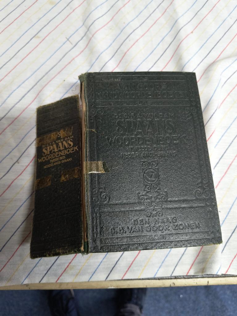 Woordenboek Spaans vintage antiek 1932 tweede deel, Boeken, Woordenboeken, Gelezen, Ophalen of Verzenden, Overige uitgevers, Nederlands