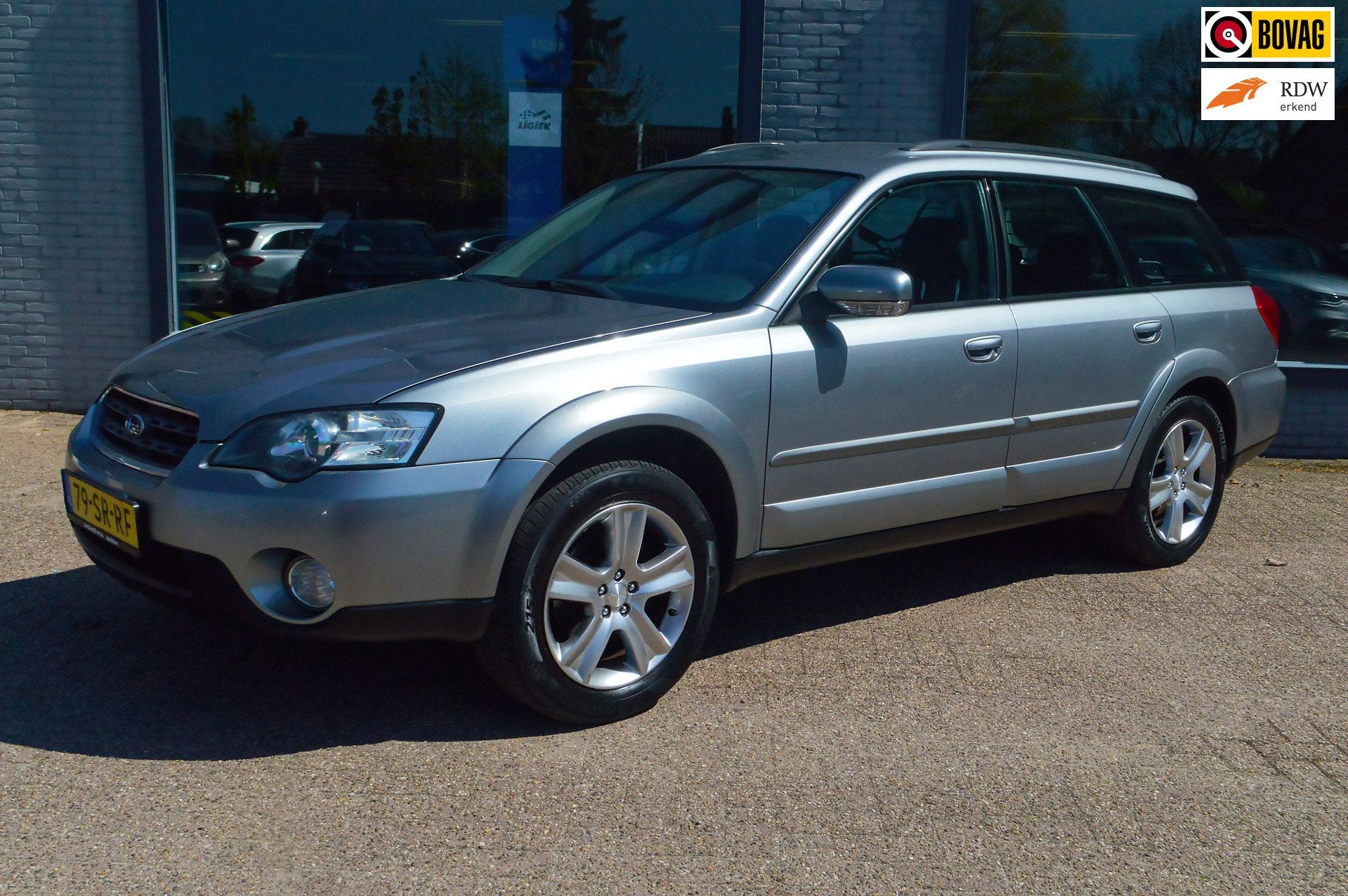 Subaru Outback 2.5i Comfort LEER/STOELVERWARMING/TREKHAAK, 4 cilinders, Handgeschakeld, 750 kg, 5 stoelen