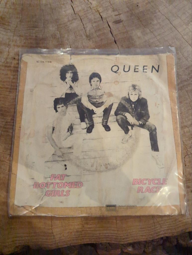 Queen - Fat Bottomed Girls / Bicycle Race vinyl single, Ophalen of Verzenden, Zo goed als nieuw, Pop