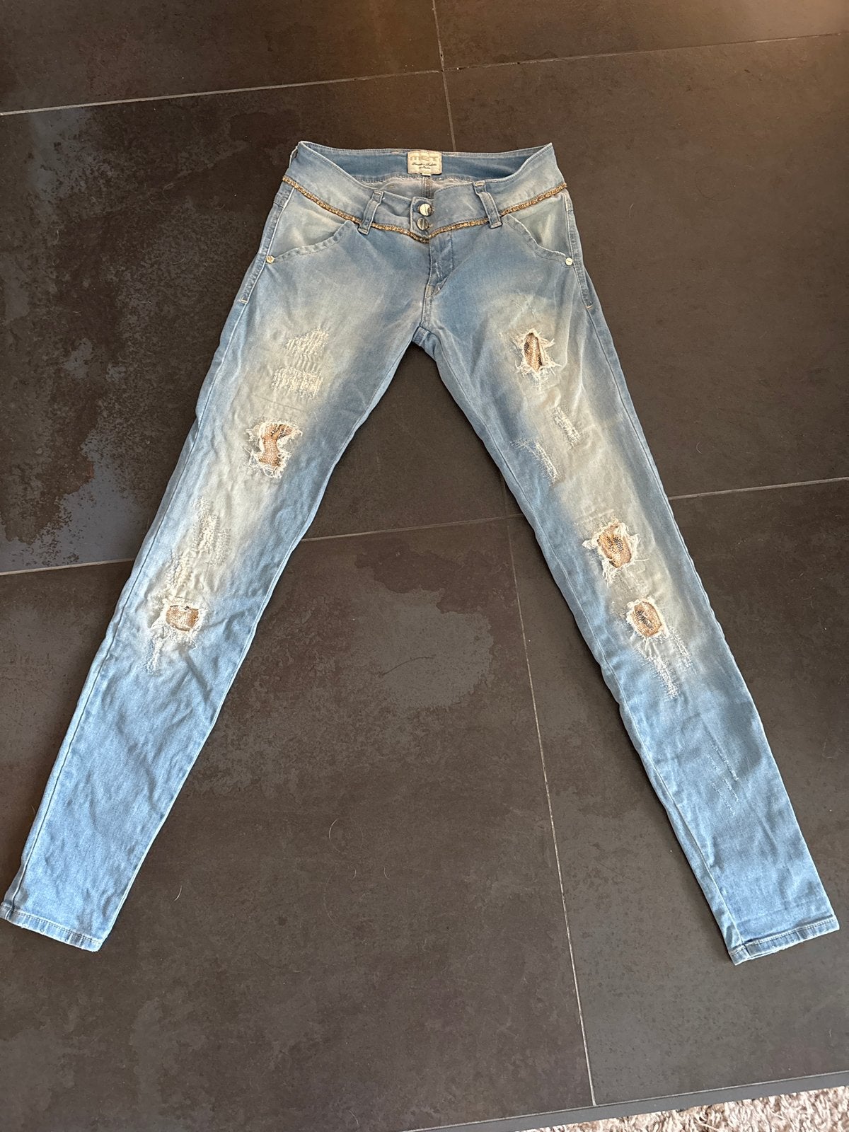 MET Skinny Spijkerbroek met strass stenen - Maat 27, Ophalen of Verzenden, Gedragen, Maat 34 (XS) of kleiner, Blauw