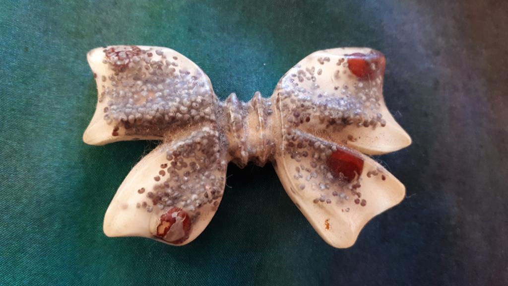 Art Deco Strik Broche, Early Plastic / Hars., Sieraden, Tassen en Uiterlijk, Antieke sieraden, Ophalen of Verzenden, Overige materialen