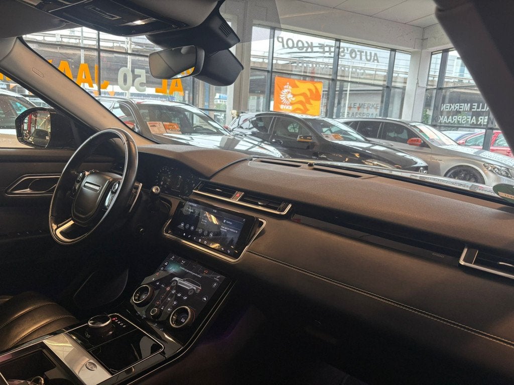 Land Rover Range Rover Velar 2.0 P300 Turbo AWD R-Dynamic HS, Auto's, Land Rover, Automaat, Gebruikt, 4 cilinders, Met garantie (alle)