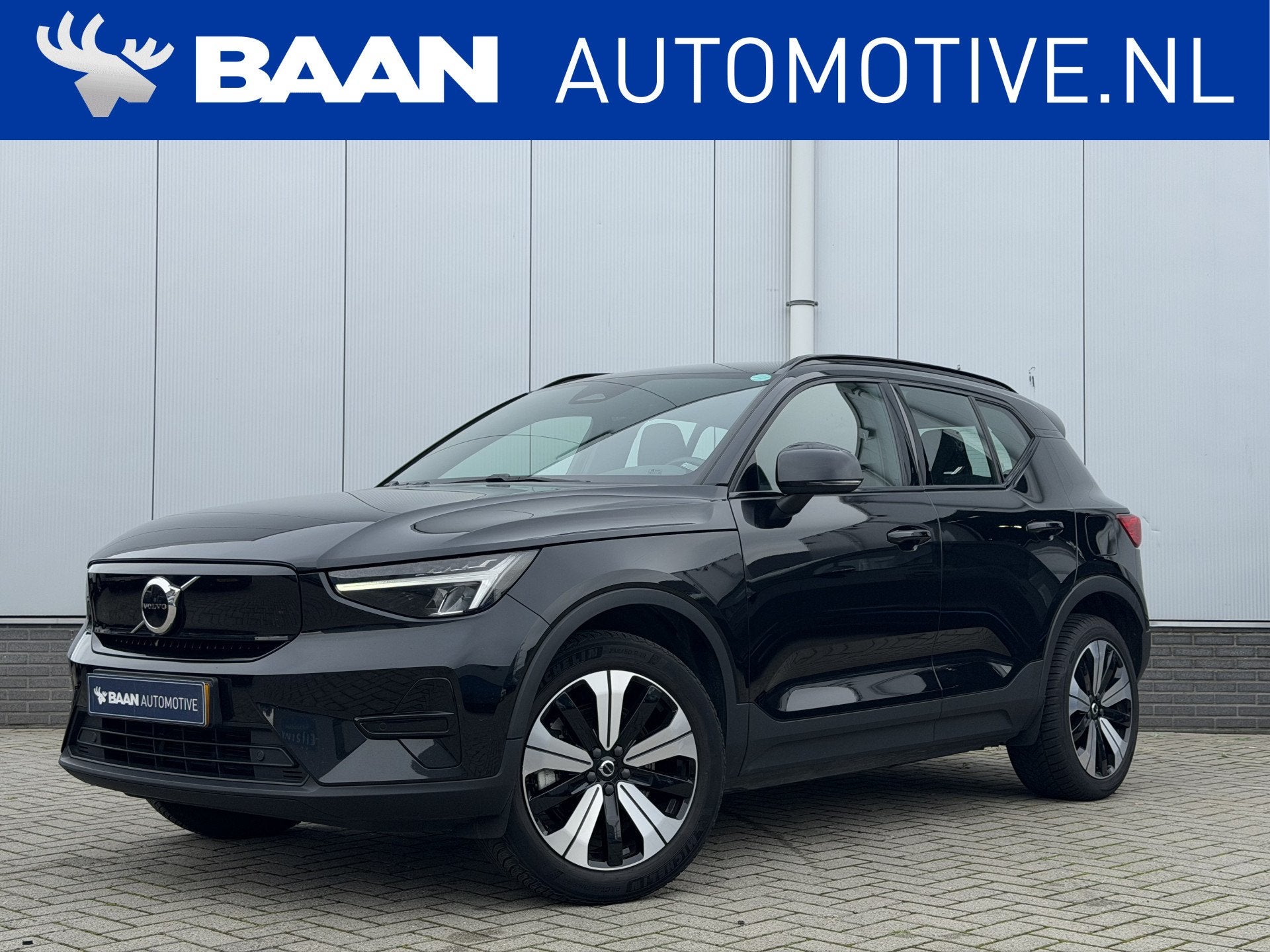 Volvo XC40 Recharge Plus 70 kWh (bj 2022, automaat), Auto's, Gebruikt, Automatische klimaatregeling, Zwart, 90 €/maand