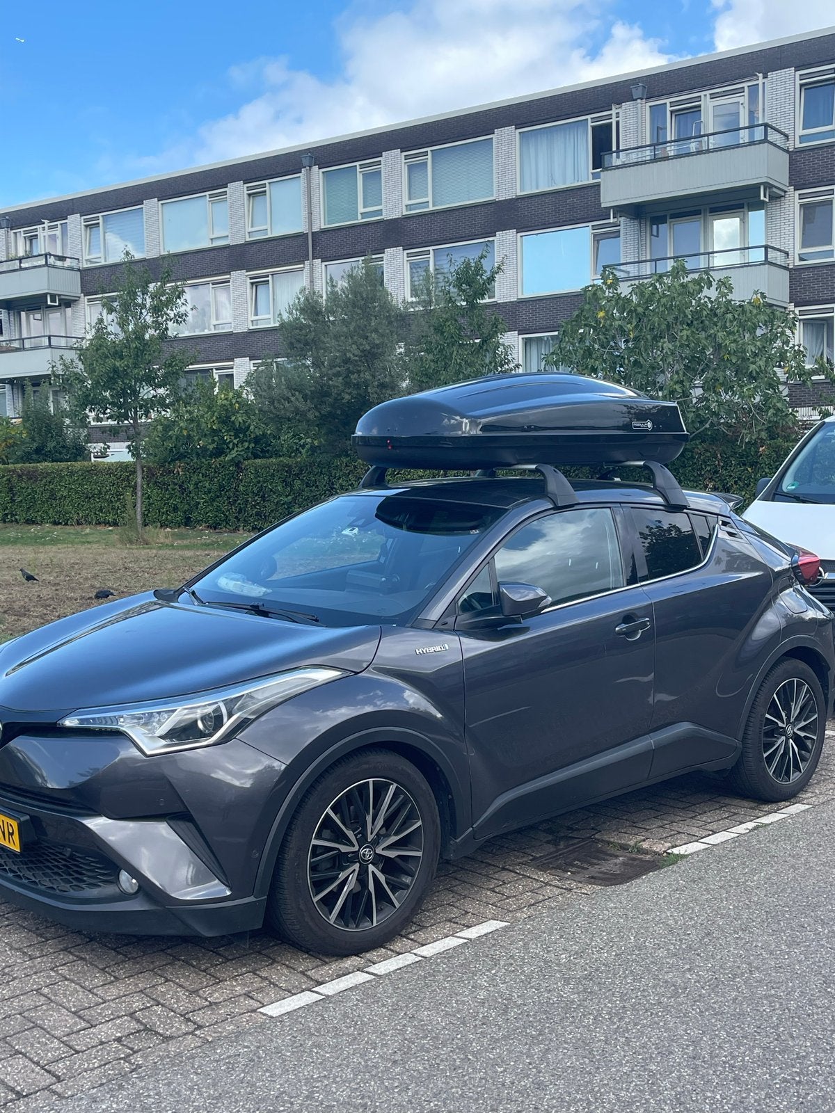Originele Toyota C-HR dakdragers + luxe dakkoffer Z.G.A.N., Ophalen, Zo goed als nieuw