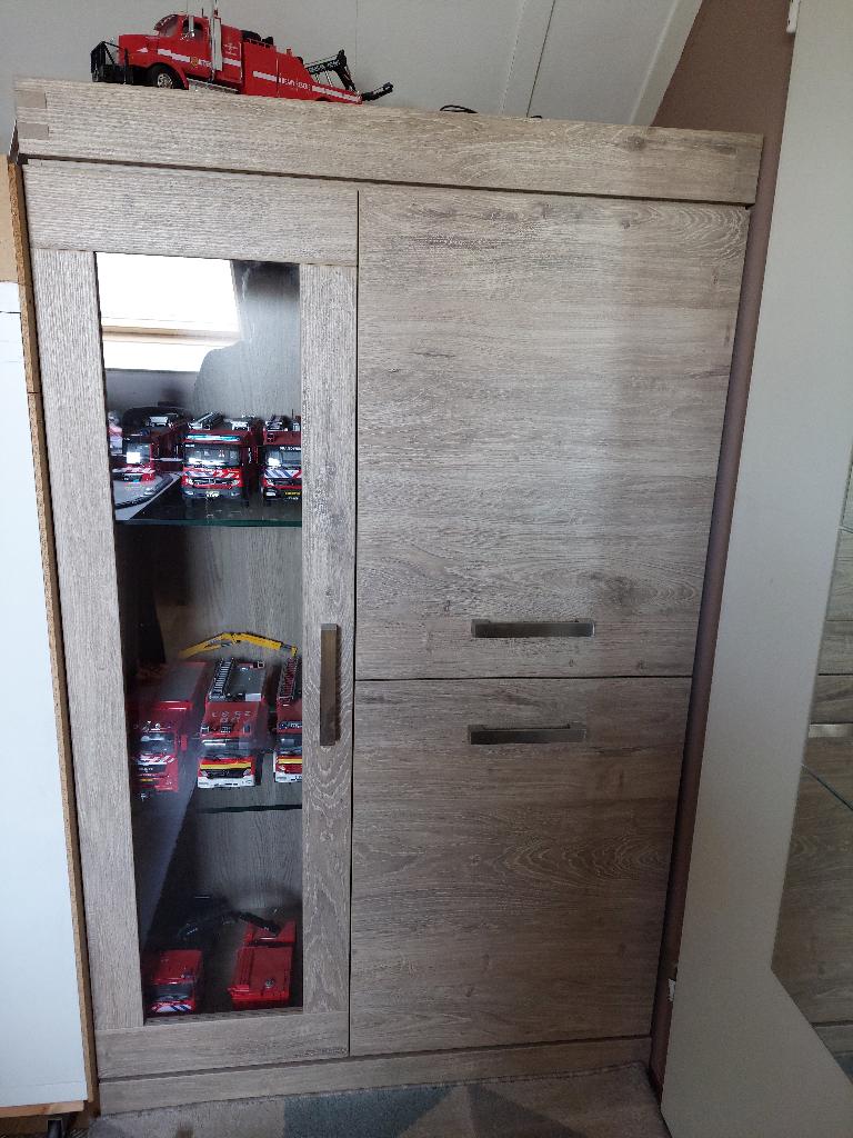 Vitrinekast met veel opbergruimte, Ophalen, Met deur(en), Glas, 50 tot 100 cm