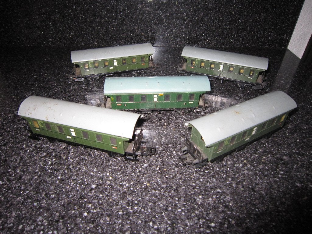 Marklin 5 personenrijtuigen 4002., Wisselstroom, Gebruikt, Wagon, Ophalen of Verzenden
