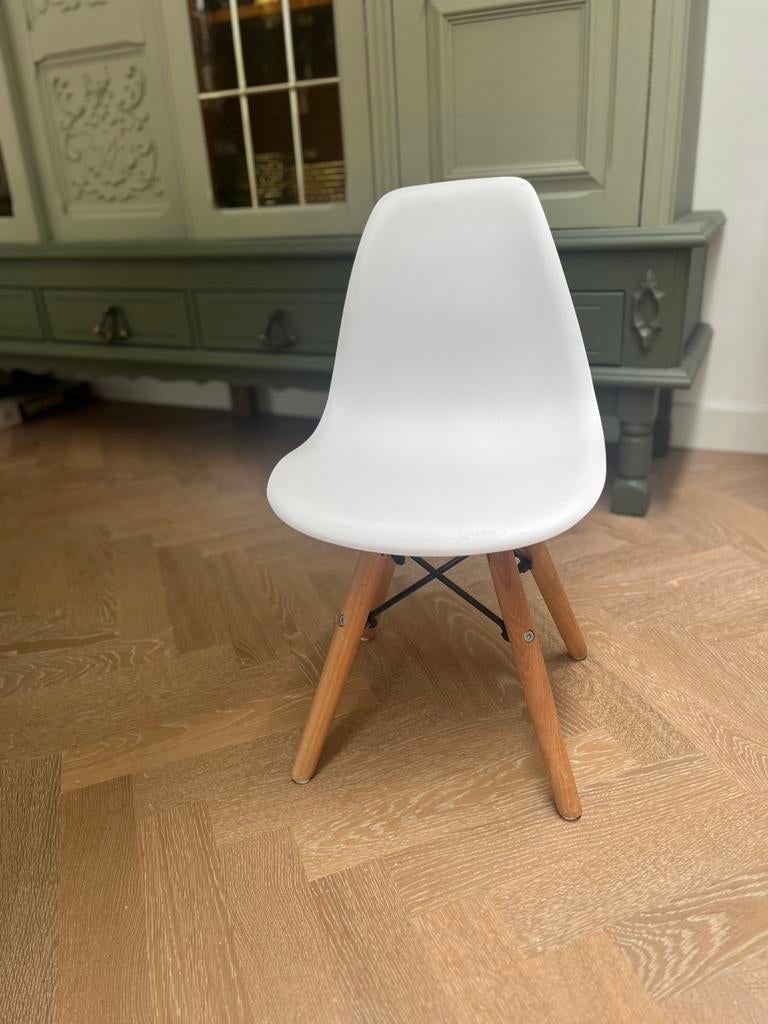 Kinderstoel Vitra Eames look, Ophalen of Verzenden, Zo goed als nieuw, Overige typen