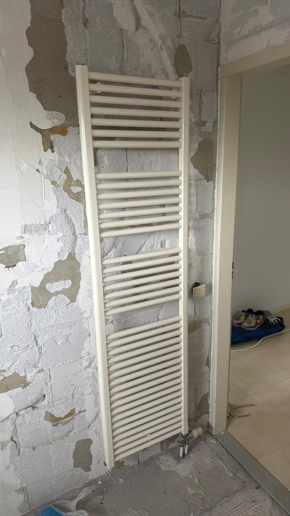 Radiator badkamer 180 hoog 50 breed, Doe-het-zelf en Verbouw, Verwarming en Radiatoren, Ophalen of Verzenden, Minder dan 60 cm