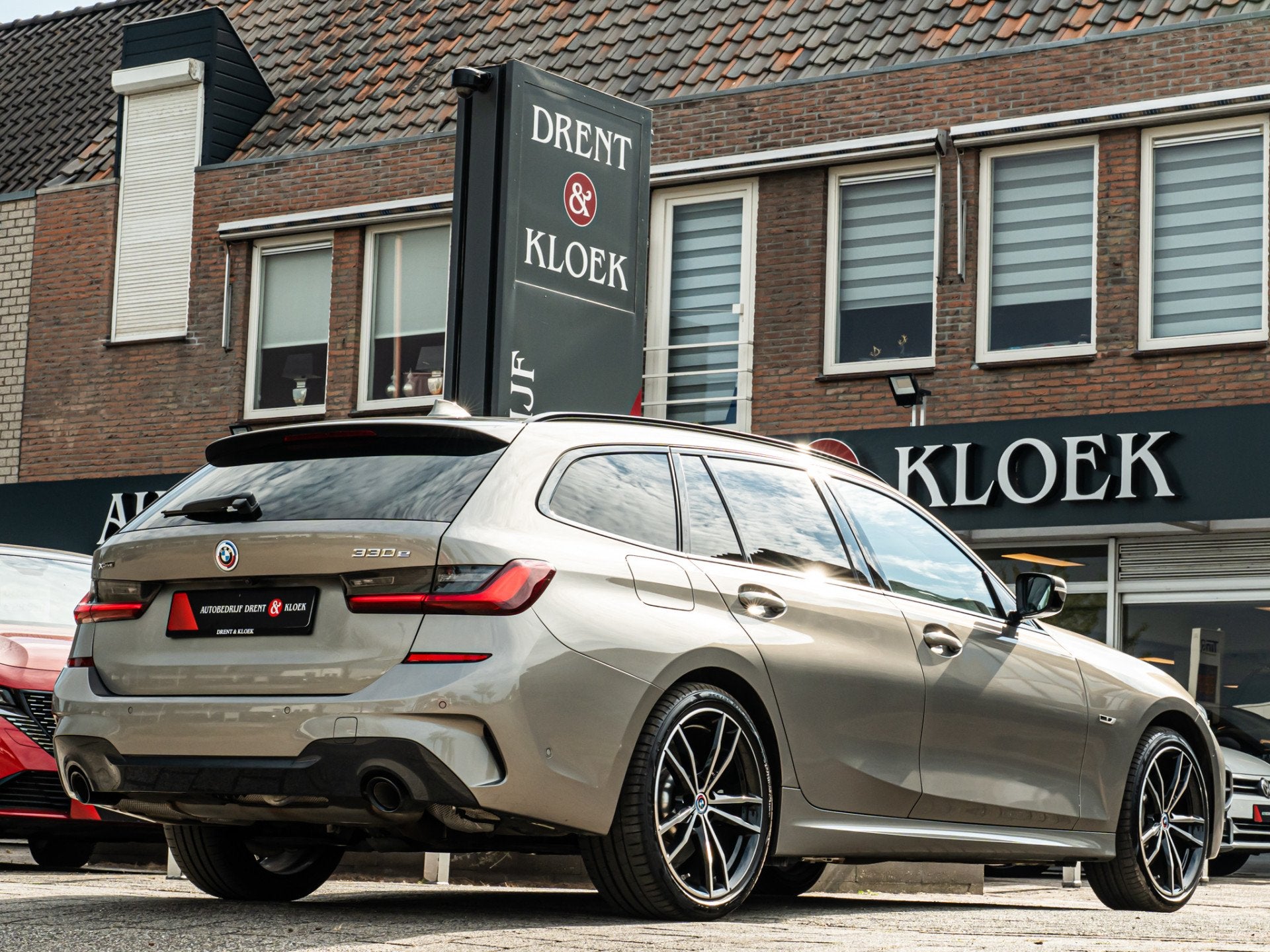 BMW 3 Serie Touring 330e xDrive High Exe M-Sport PANO HUD CA, Auto's, BMW, 1998 cc, Gebruikt, Euro 6, 4 cilinders
