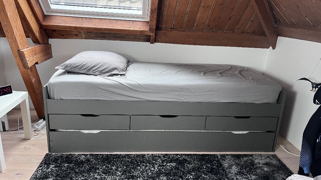grijs kinderbed met bedlade, Ophalen, Gebruikt, 70 tot 85 cm, Matras
