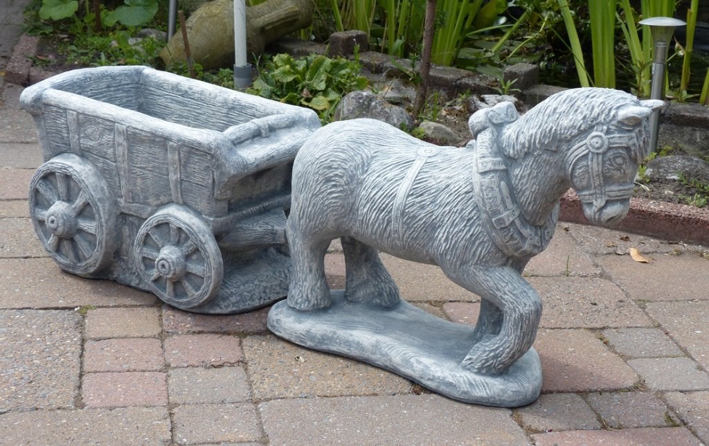 Tuinbeeld: Paard en wagen (wit beton) gepatineerd., Ophalen, Nieuw, Beton, Dierenbeeld