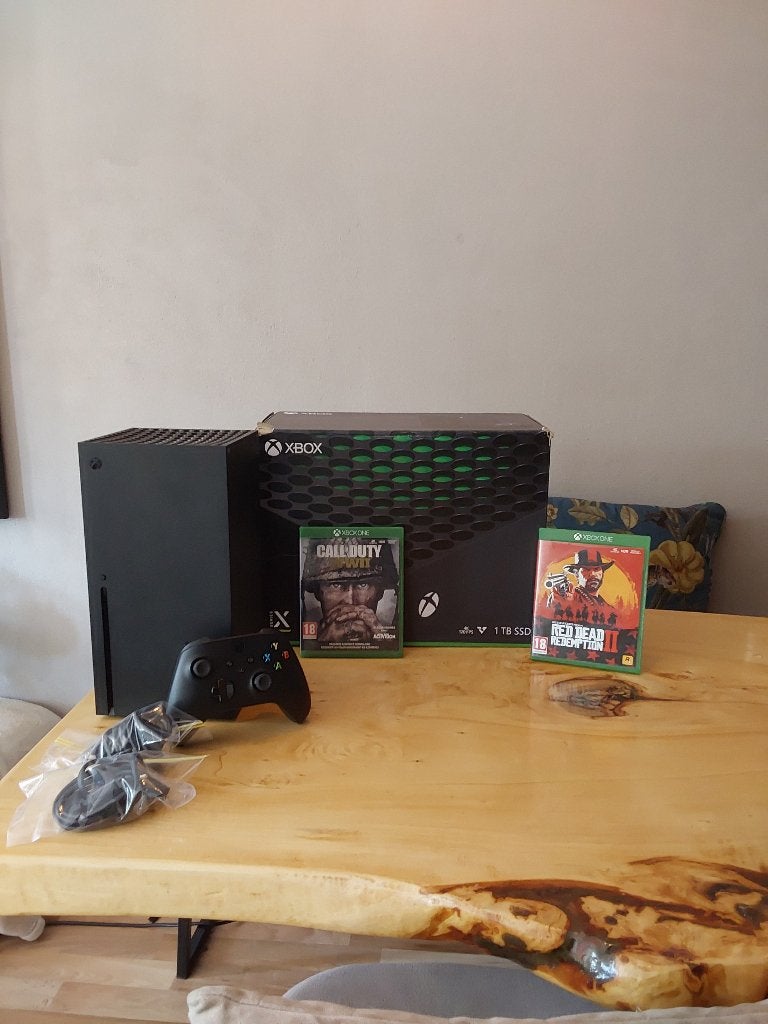 XBOX series X 1TB plus 2 games, Ophalen of Verzenden, Zo goed als nieuw