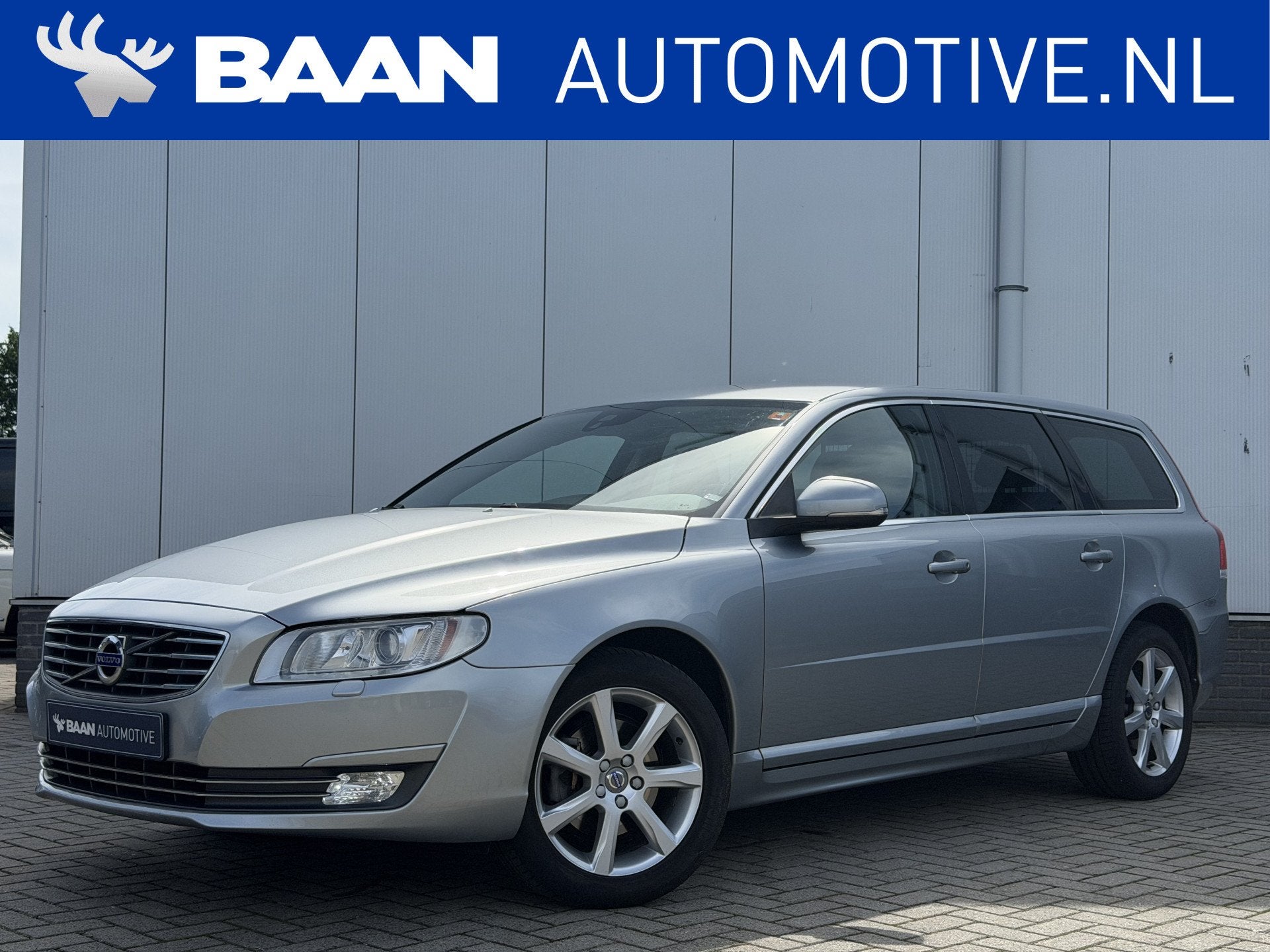 Volvo V70 2.0 T4 Polar Luxury Automaat | Leder | Navi | Xeno, Gebruikt, Euro 6, 1969 cc, 1600 kg