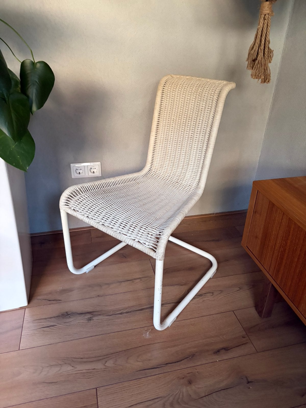 Tecta Bauhaus-ontwerp met wit buisframe gevlochten zitting, Ophalen, Zo goed als nieuw, Wit, Eén