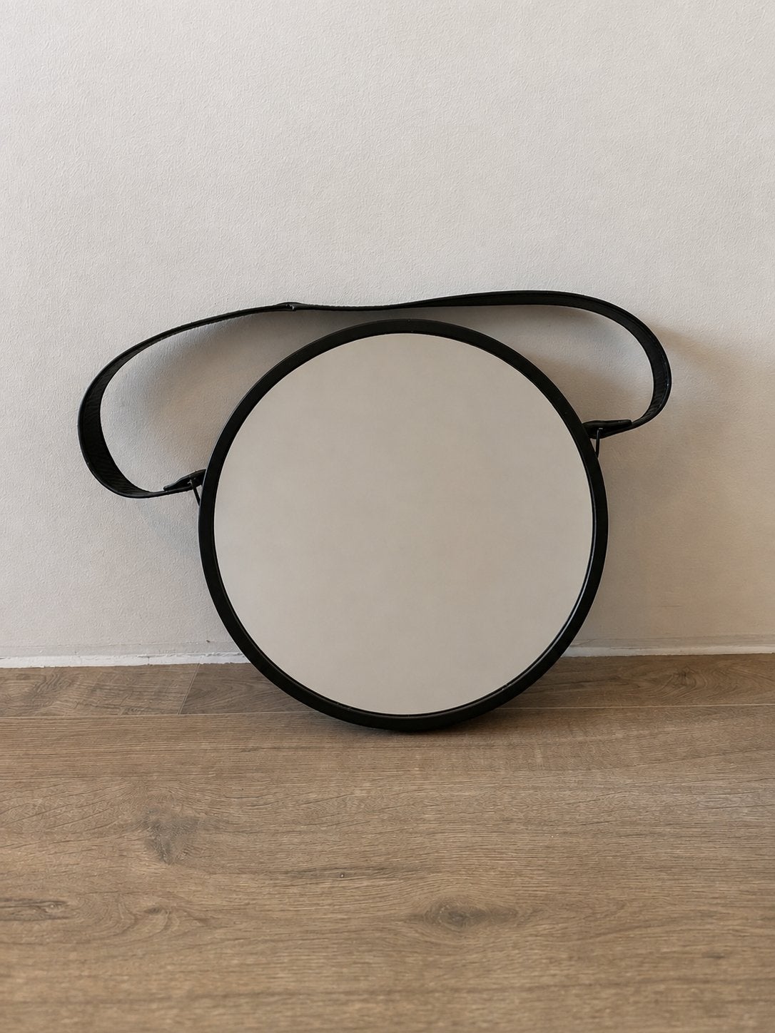 Ronde spiegel met leren band - Ø 33 cm - Ophalen Boxtel, Huis en Inrichting, Ophalen, Minder dan 50 cm, Gebruikt, Rond