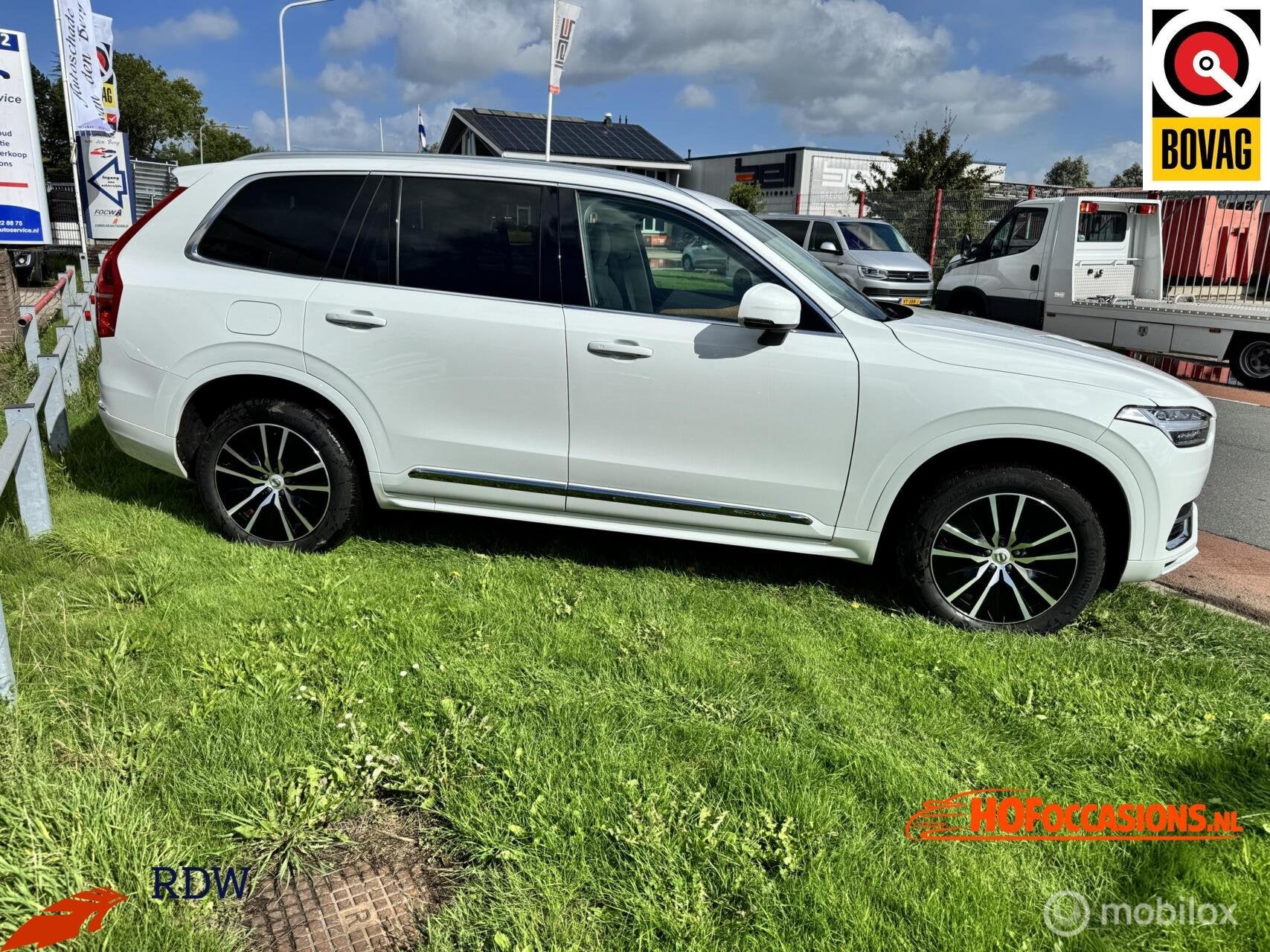 Volvo XC90 2.0 T8 Recharge AWD Inscription 7 PERS / TREKHAAK, Auto's, Dealer onderhouden, 4 cilinders, 7 stoelen, Wit