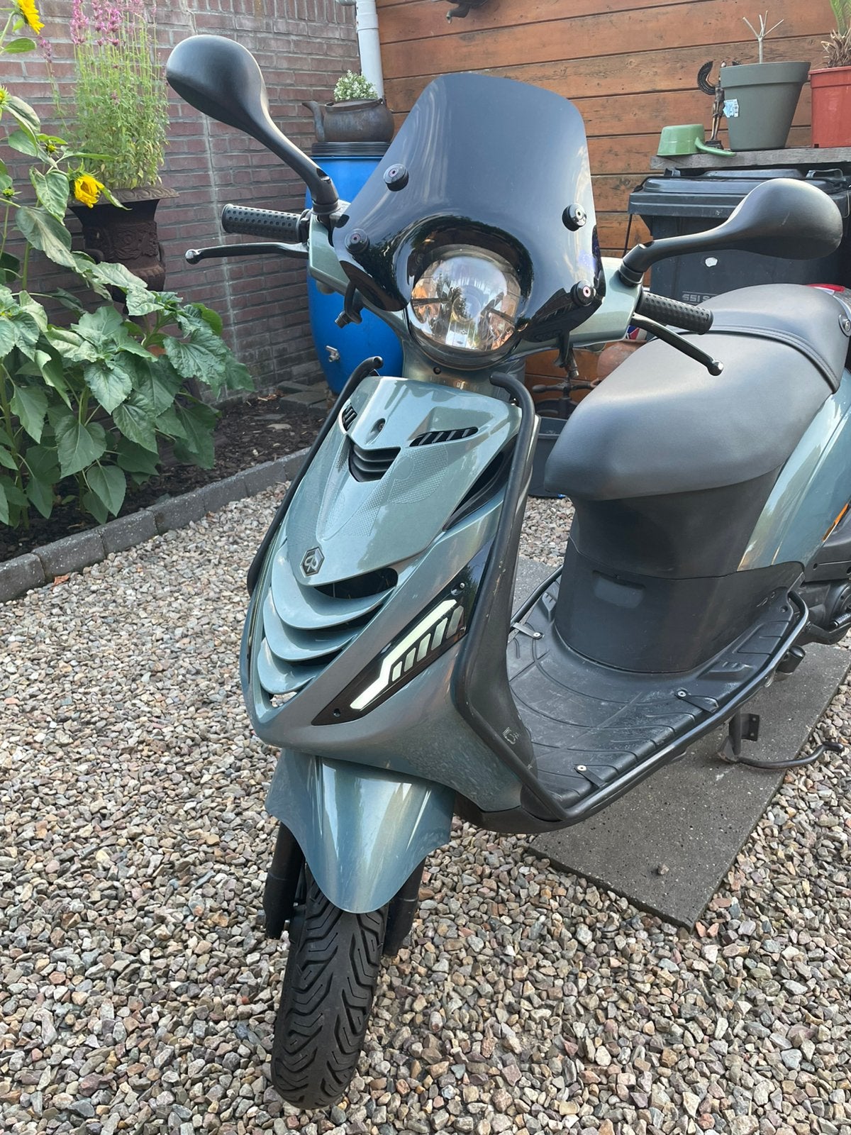 Zeer nette zip 4t 50cc, Fietsen en Brommers, Scooters | Piaggio, Zo goed als nieuw, Zip, Maximaal 45 km/u, Benzine, Ophalen