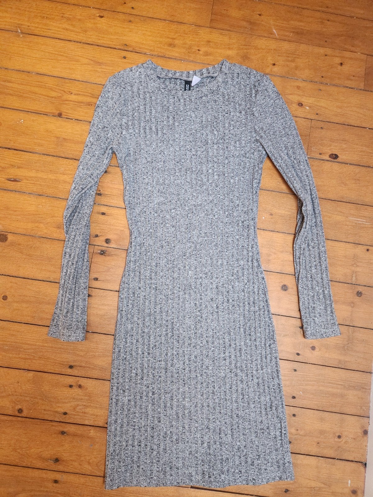 H&M Divided Ribgebreide Jurk - Grijs - Maat S, H&M Divided, Ophalen of Verzenden, Zo goed als nieuw, Knielengte