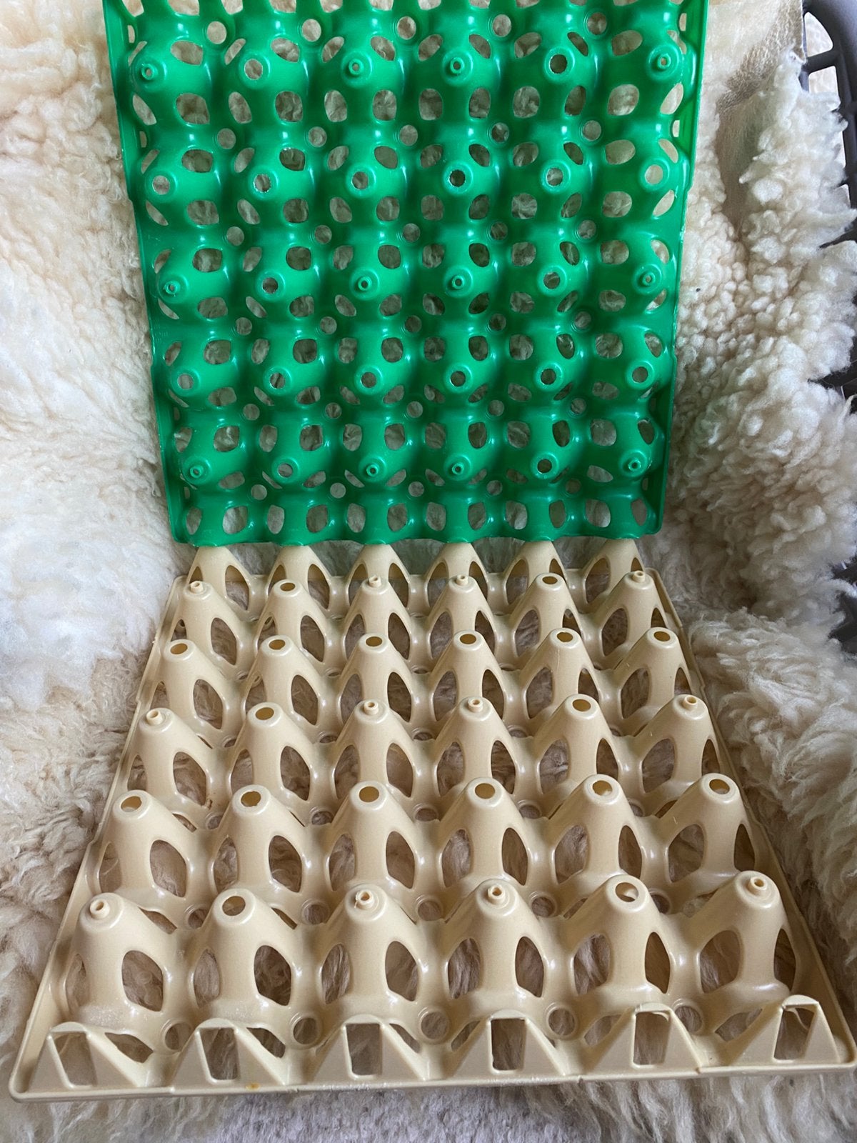 Vintage eiertray’s groen en creme jaren ‘70, Kunststof, Ophalen of Verzenden, Zo goed als nieuw, Groen