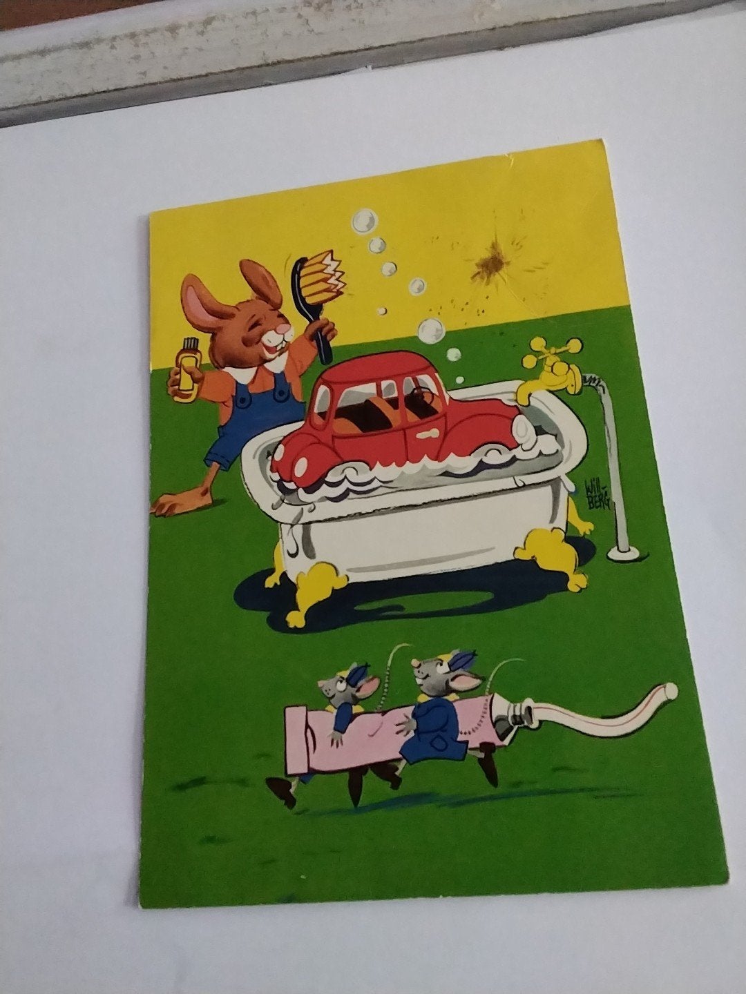 Vintage Ansichtkaart: WILL BERG  Konijn wast auto,, Ophalen of Verzenden, 1960 tot 1980, Gelopen