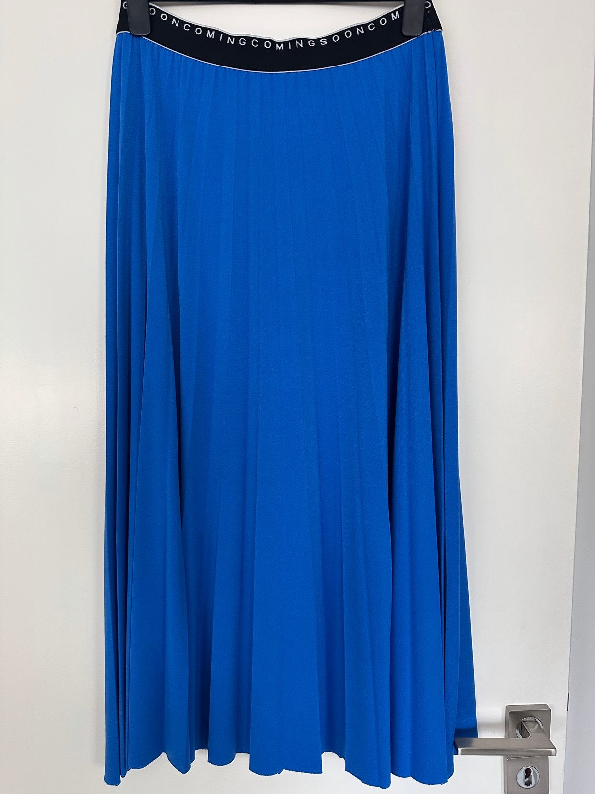 Felblauwe plooirok Misse Mramiss - Maat M, Kleding | Dames, Rokken, Maat 38/40 (M), Blauw, Ophalen of Verzenden, Zo goed als nieuw