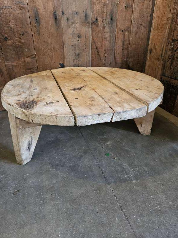 oud roemeens tafeltje ``WOONWINKEL RUSTIEK``, Antiek en Kunst, Ophalen of Verzenden