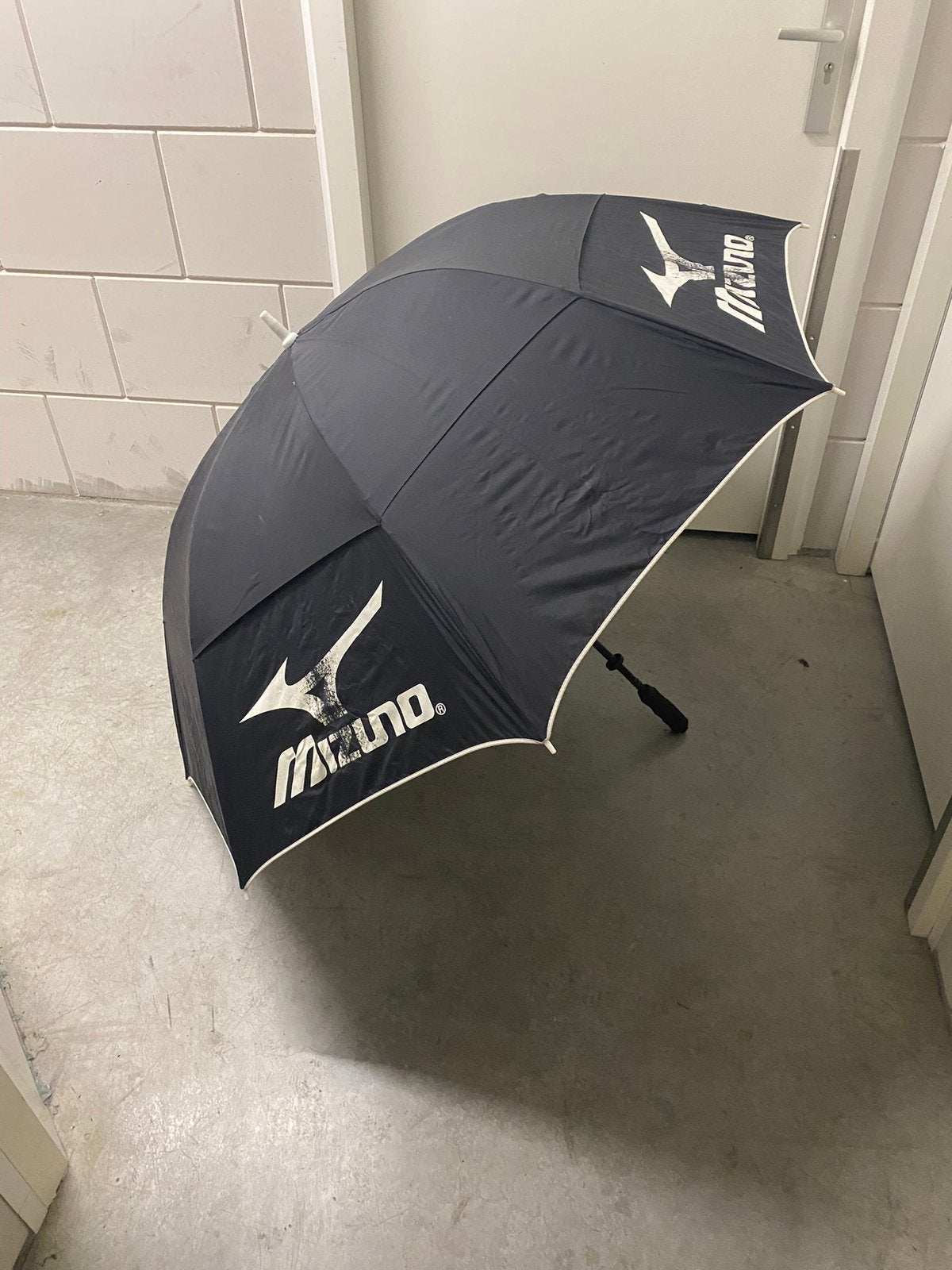 Zwarte Mizuno golfparaplu, Ophalen, Gebruikt, Mizuno
