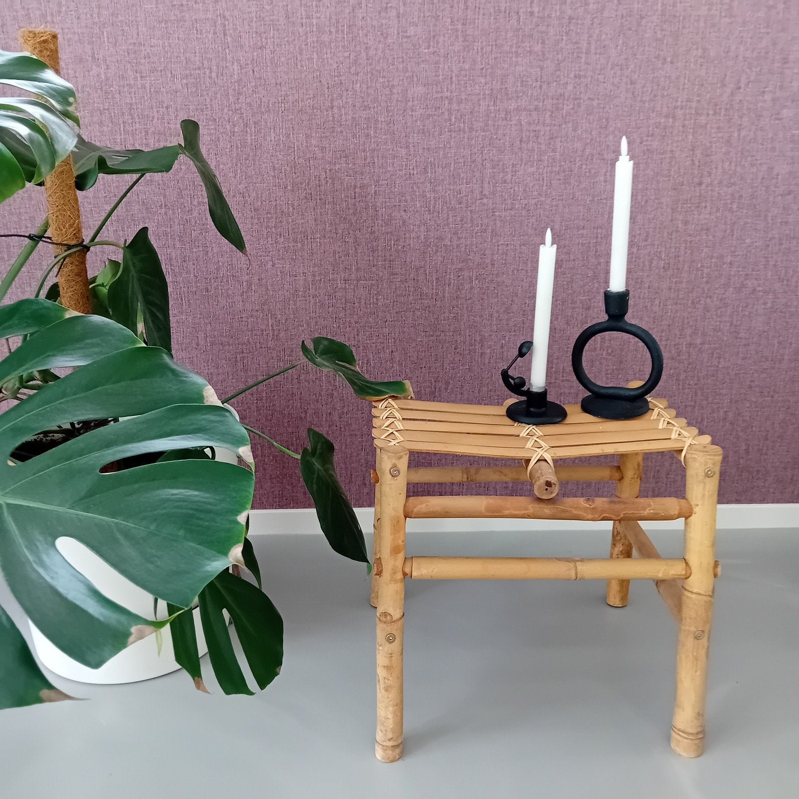 Twee stevige bamboe tafeltjes, krukjes, nachtkastjes, Ophalen of Verzenden, Hout