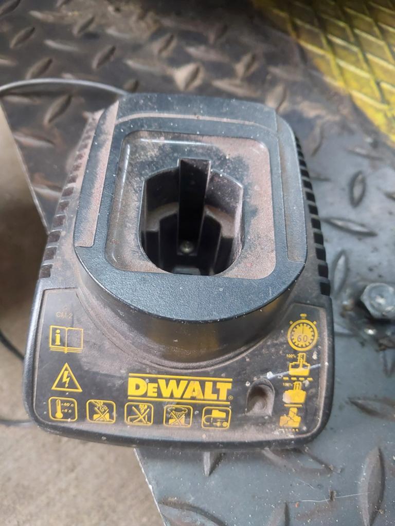 DeWalt Oplader DE9118 voor 7.2V-14.4V Accu's, Ophalen of Verzenden, Gebruikt