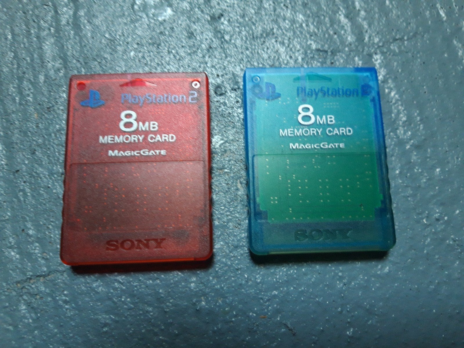 PlayStation 2 8MB Memory Card (Rood & Blauw), Ophalen of Verzenden, Zo goed als nieuw