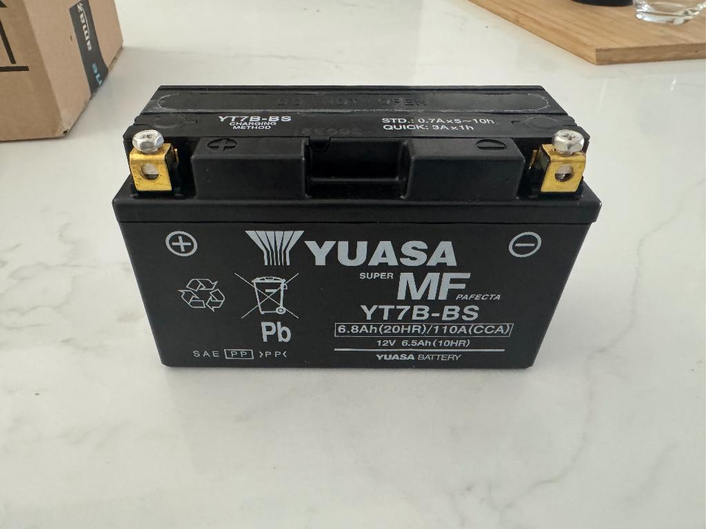 Yuasa YT7B-BS accu perfecte staat, Ophalen, Gebruikt, Suzuki