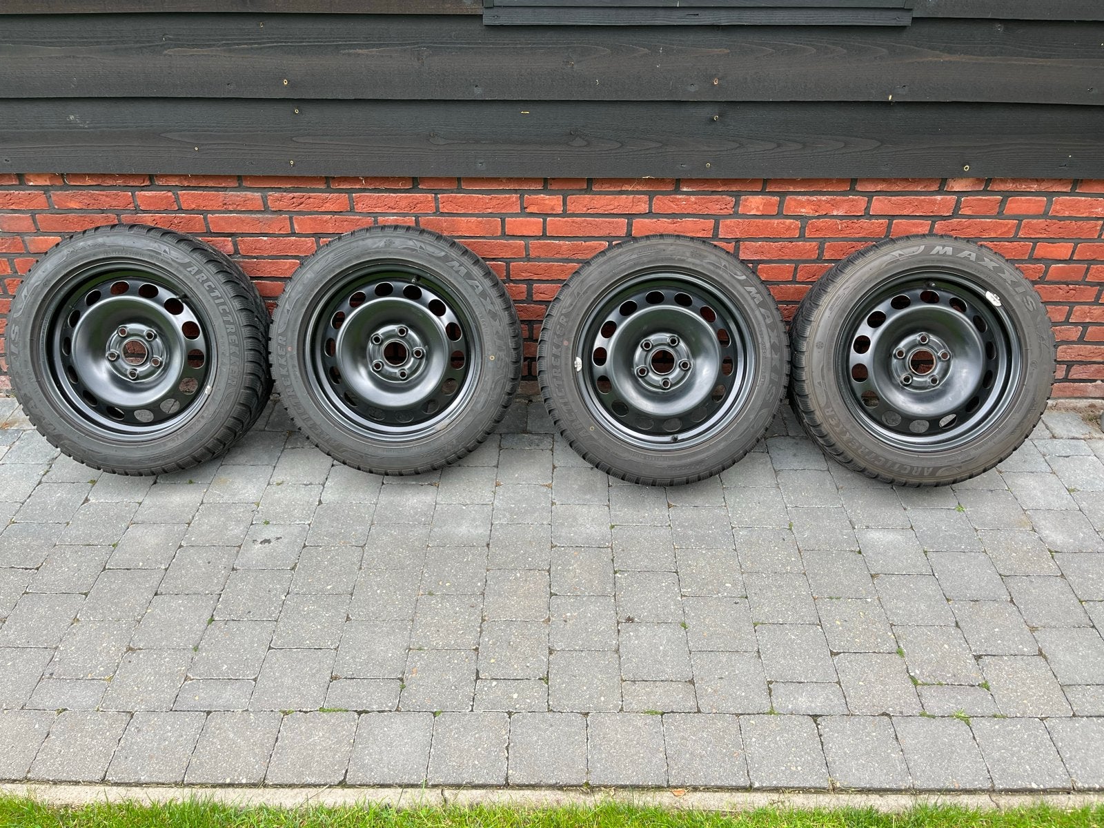 VW Golf 6,7,8 Maxxis ArcticTrekker winterbanden, Ophalen, Gebruikt, 16 inch, Banden en Velgen