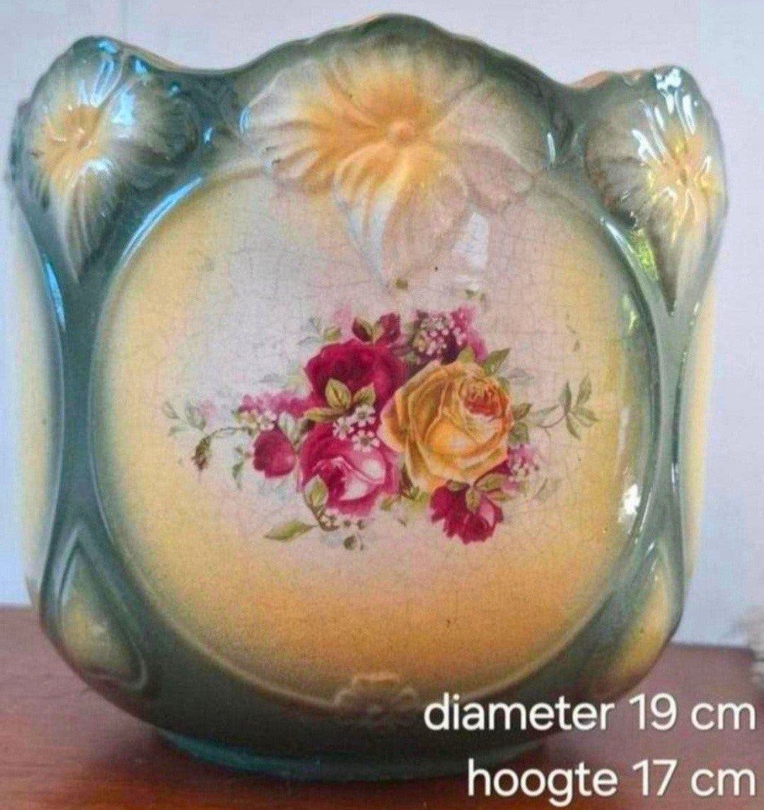 Prachtige bloempot uit antiekwinkel, Ophalen