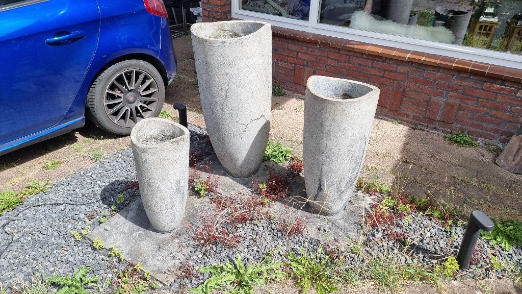 Drie Tuinvazen Bloempotten van Beton, Tuin en Terras, Tuinvazen, Ophalen, Gebruikt