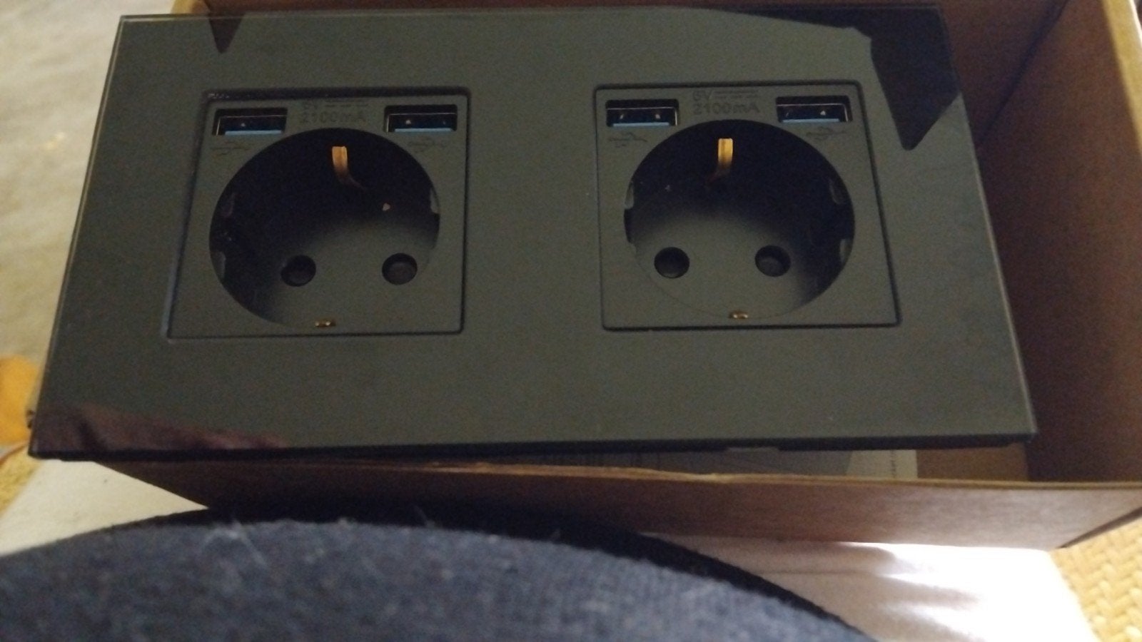 Nieuwe Stekkerdoos met USB-aansluitingen, Ophalen of Verzenden, Nieuw, Stekkerdoos