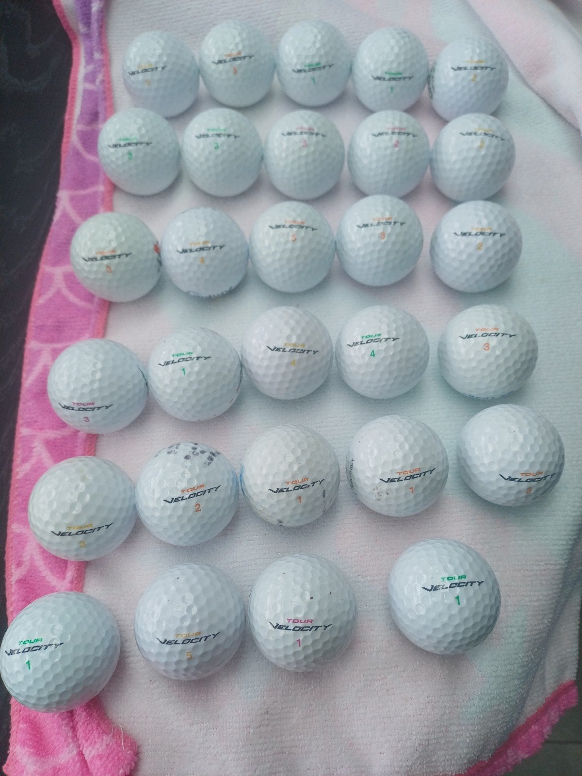 29 Wilson Tour Velocity golfballen, Sport en Fitness, Golf, Ophalen of Verzenden, Zo goed als nieuw, Bal(len), Overige merken