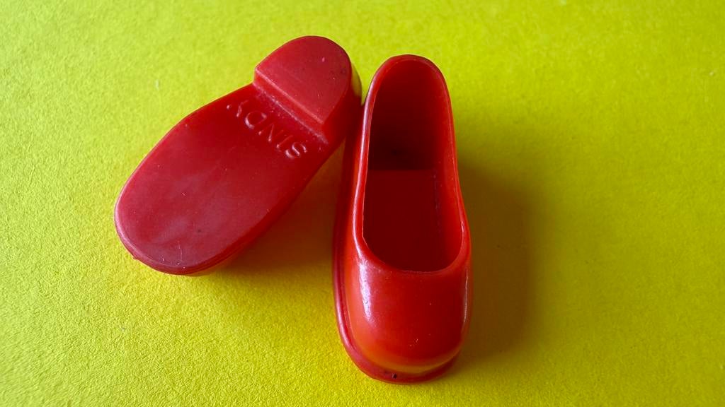 Sindy rode schoentje flexibel, Ophalen of Verzenden, Zo goed als nieuw
