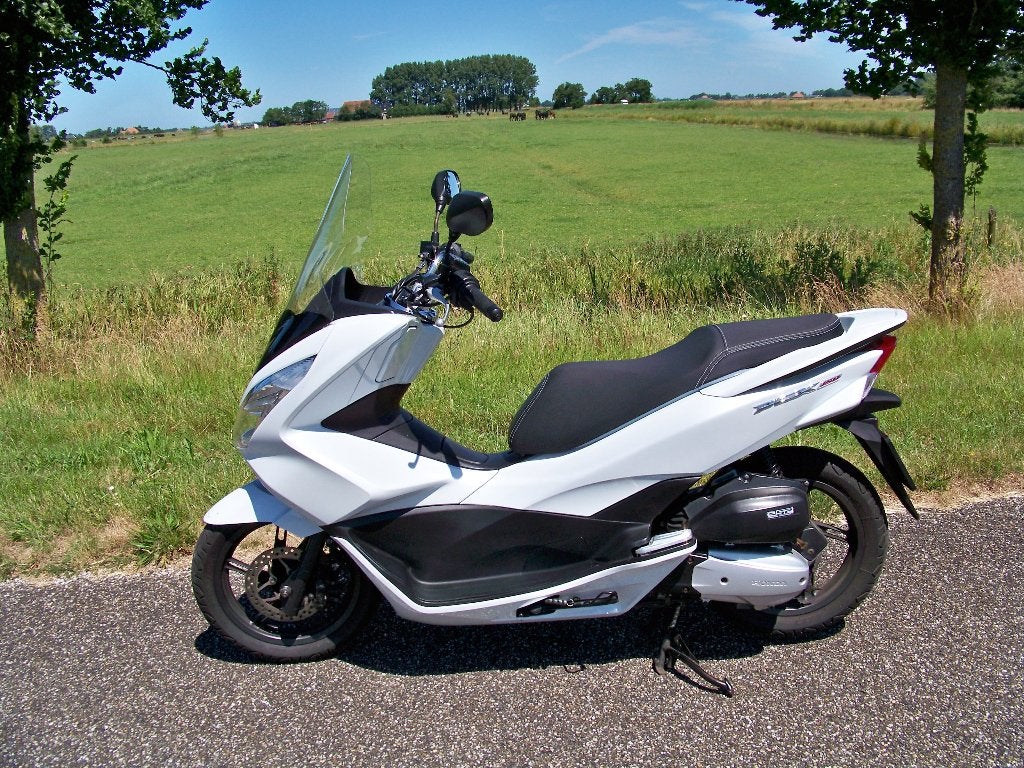 Honda PCX150  full led 4-takt snel zuinig parelmoer wit 2015, Scooter, Handvatverwarming, Gebruikt, Particulier