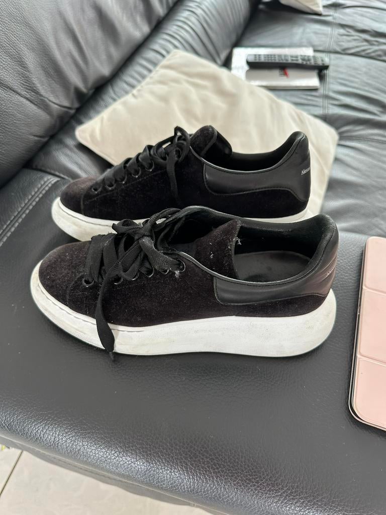 Alexander McQueen sneakers 39, Kleding | Dames, Ophalen of Verzenden, Zo goed als nieuw, Zwart, Sneakers of Gympen
