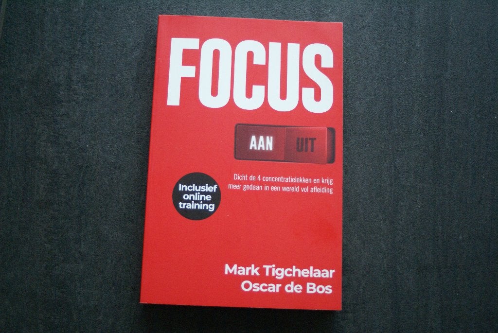 FOCUS AAN / UIT....... Mark Tigchelaar / Oscar de Bos, Boeken, Ophalen of Verzenden, Zo goed als nieuw, Overige onderwerpen, Achtergrond en Informatie