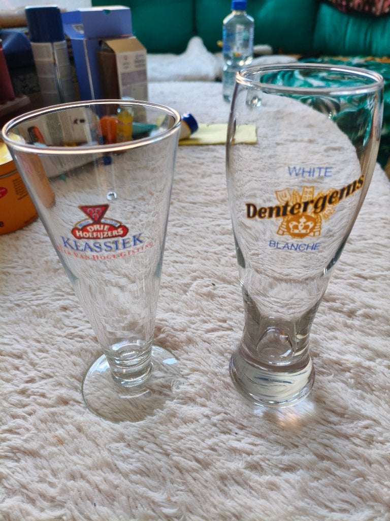 2 oude bierglazen,drie hoefijzers en dentergems, Ophalen of Verzenden, Zo goed als nieuw, Glas of Glazen, Overige merken