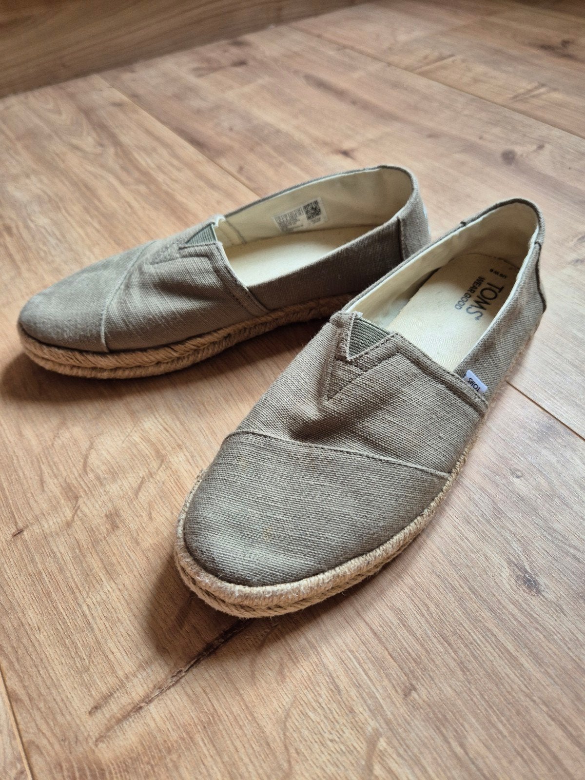 TOMS maat 38.5, Ophalen of Verzenden, Zo goed als nieuw, Groen