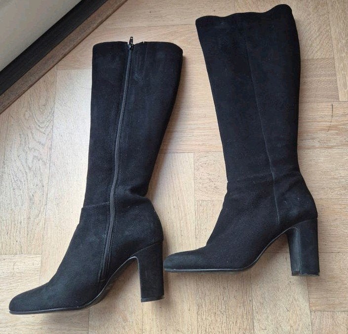 mooie zwarte suede hoge laarzen mt 40, Hoge laarzen, Zwart, Ophalen of Verzenden, Zo goed als nieuw