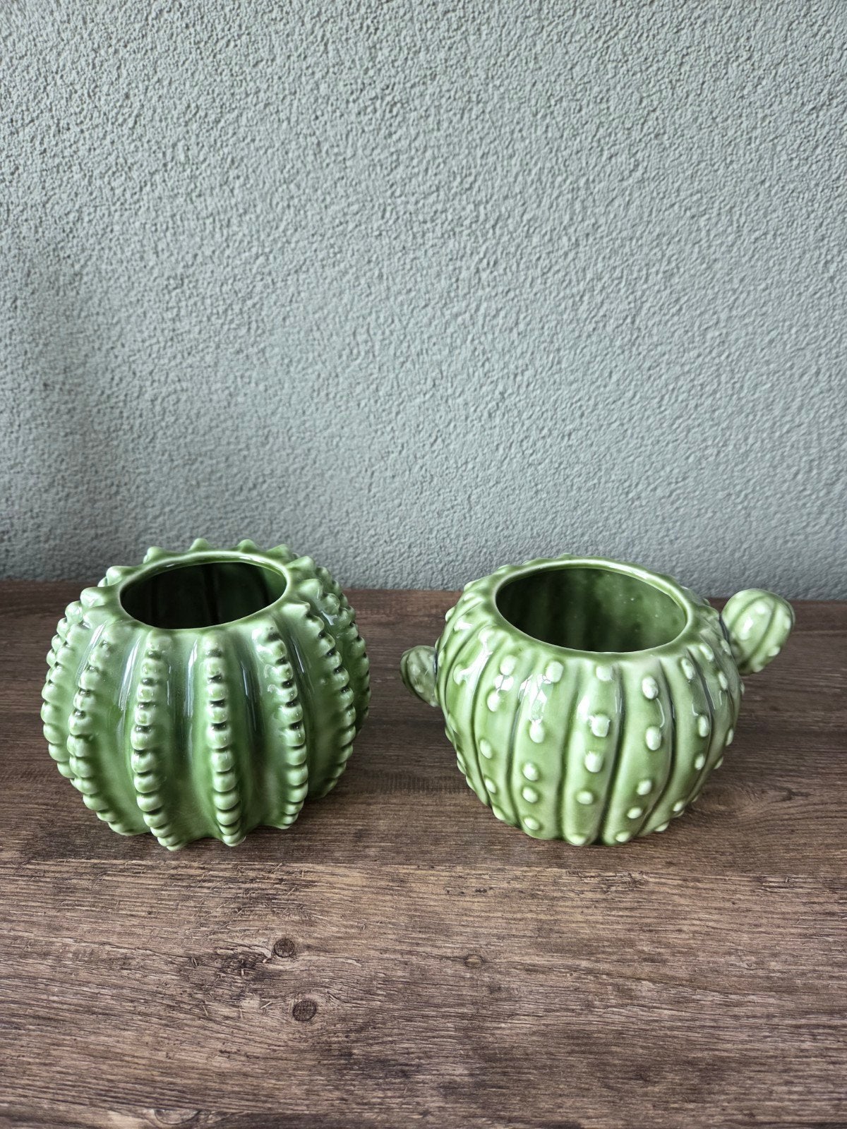 INTRATUIN / 2 gave bloempotten, Rond, Binnen, Ophalen of Verzenden, Zo goed als nieuw