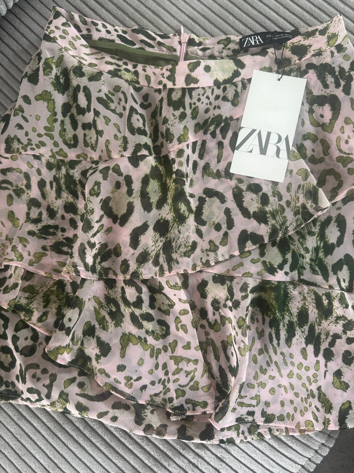Zara mini rok met ruches en luipaardprint, Kleding | Dames, Rokken, Nieuw, Ophalen of Verzenden, Roze, Maat 34 (XS) of kleiner