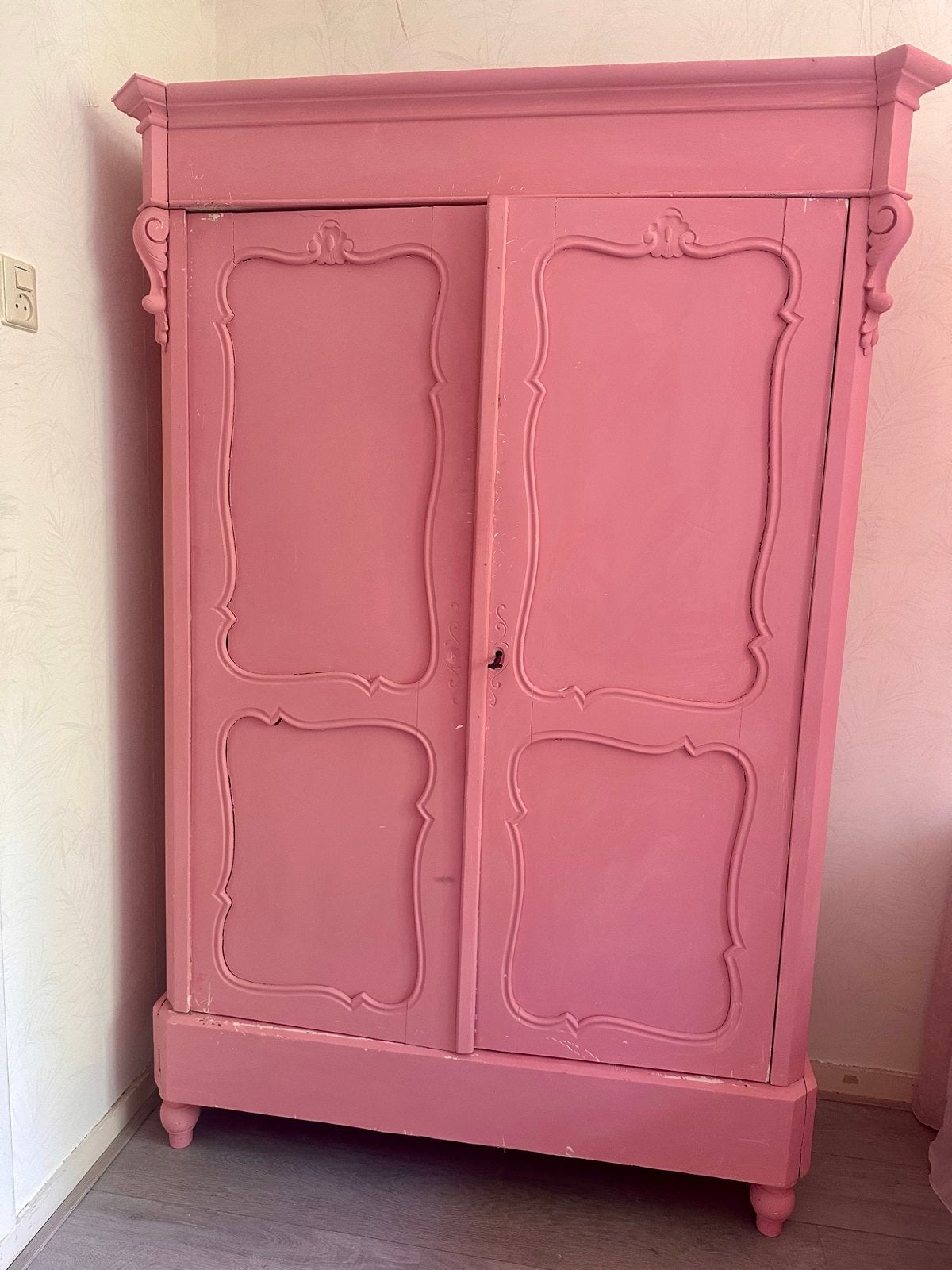Roze brocante kledingkast met planken en lades, Ophalen, Gebruikt, 50 tot 100 cm, Met lade(s)