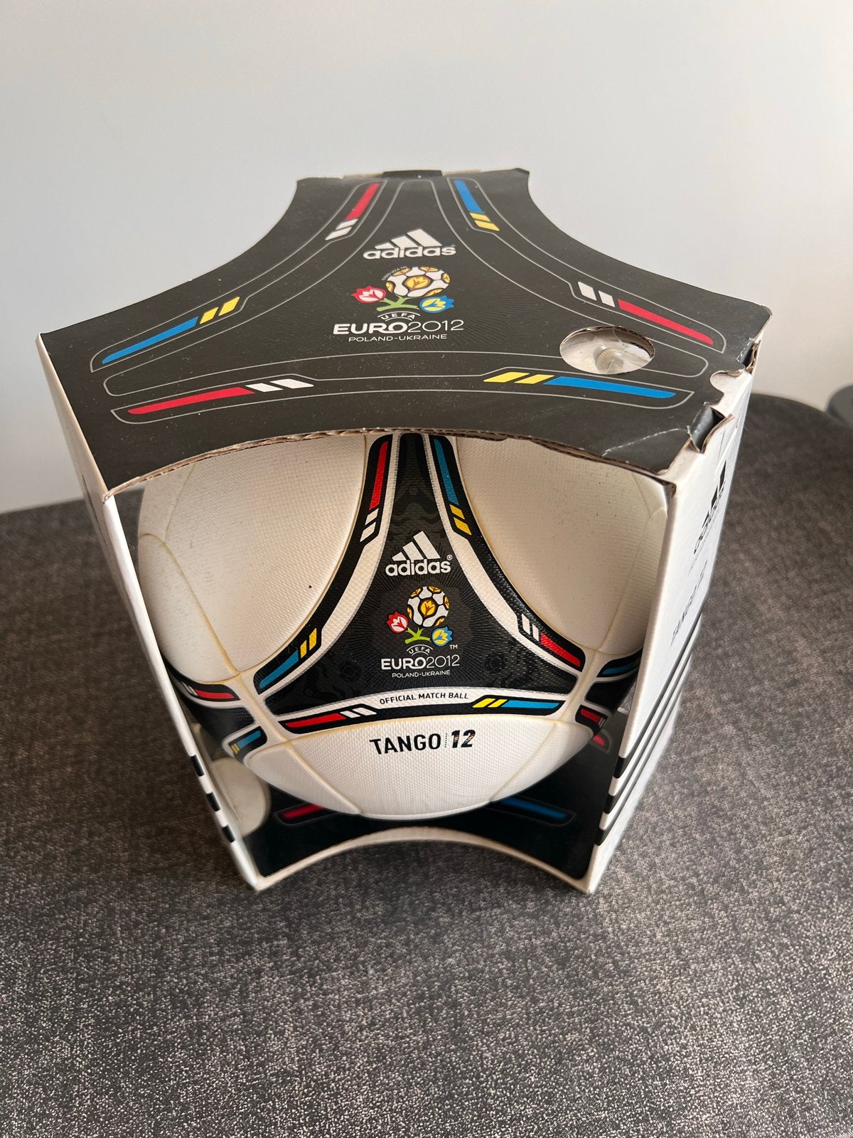 Adidas Tango 12 Official Match Ball UEFA EURO 2012, Maat XL, Ophalen of Verzenden, Nieuw, Bal